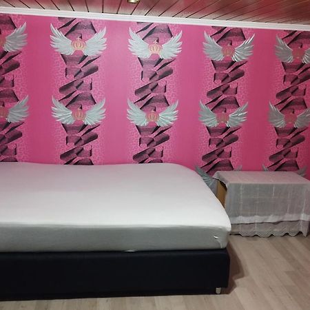 Ferienwohnung In Friedberg Fuer Max 9 Personen Im Ug Exterior foto